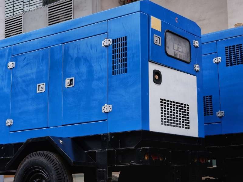 2 genset container berwarna biru
