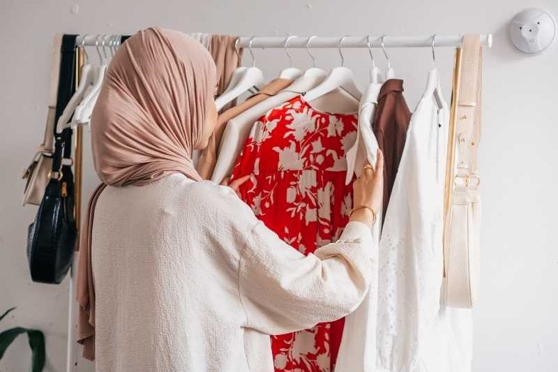 5 Gaya Berpakaian Dengan Kerudung Dari Jasa Desain Jilbab Printing