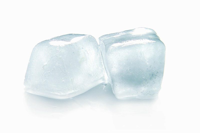 Keunggulan Pakai Ice Cube Machine untuk Bisnis Minuman